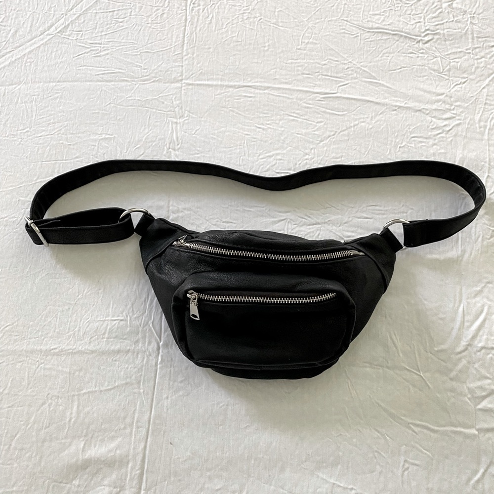Leather crossbody fanny pack